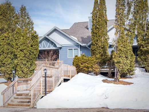Duplex in Vanderbilt, Otsego County