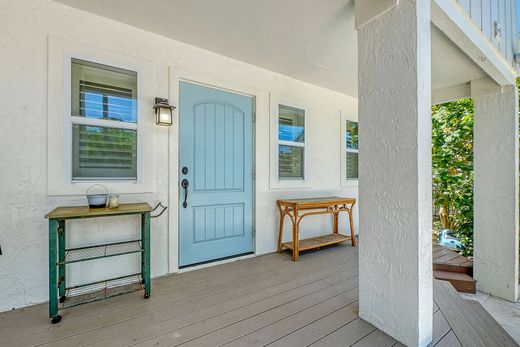Luxury home in Nokomis, Sarasota County