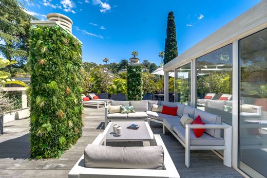 Apartment / Etagenwohnung in Cannes, Alpes-Maritimes