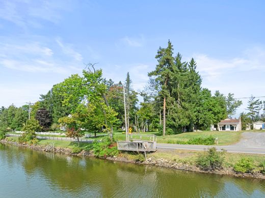 Detached House in Pattersonville, Schenectady County