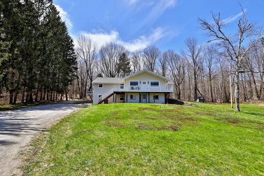 Detached House in Ludlow, Windsor County