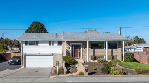 Detached House in Kennewick, Benton County