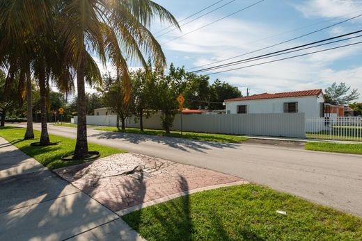 Vrijstaand huis in Miami, Miami-Dade County
