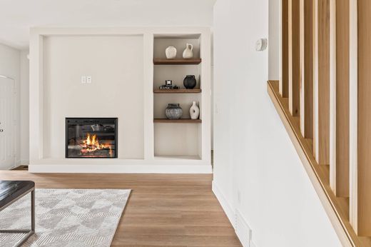 Detached House in Calgary, Alberta