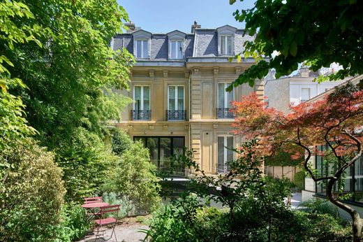 Detached House in La Muette, Auteuil, Porte Dauphine, Paris