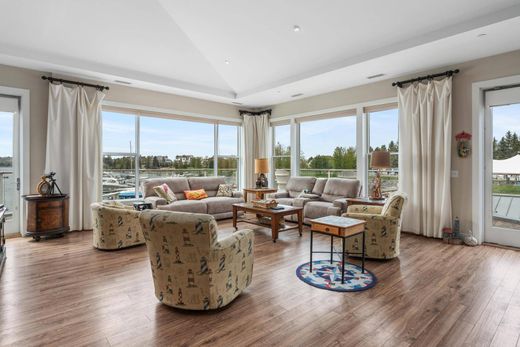Apartment in Bay Harbor, Emmet County