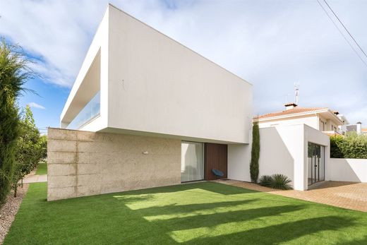 Einfamilienhaus in Paços de Ferreira, Distrito do Porto