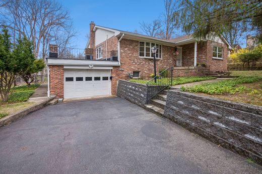 Dom jednorodzinny w Cedar Grove, Essex County