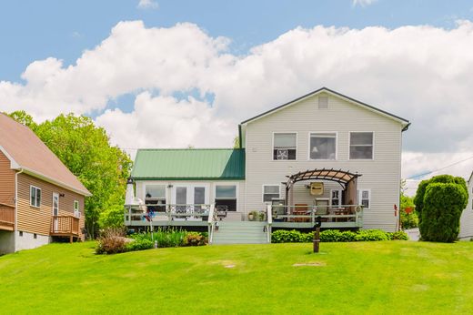 Detached House in Clayton, Jefferson County