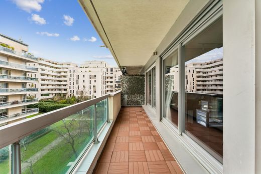 Apartment in Neuilly-sur-Seine, Hauts-de-Seine