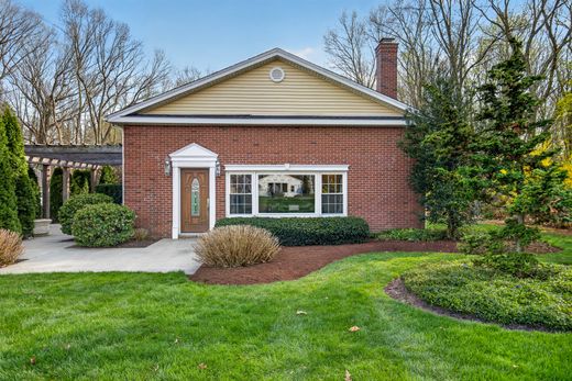 Detached House in North Haven, New Haven County