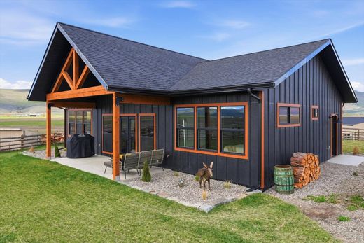 Detached House in Hot Springs, Sanders County