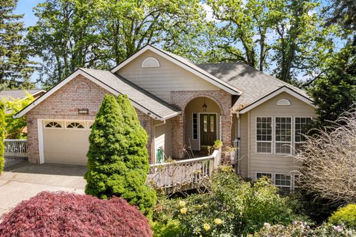 Luxury home in West Linn, Clackamas County