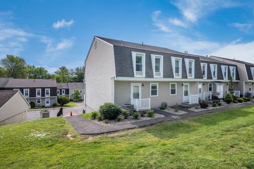 Townhouse - New Britain, Hartford County