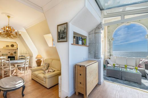 Apartment / Etagenwohnung in Saint-Sulpice-de-Royan, Charente-Maritime
