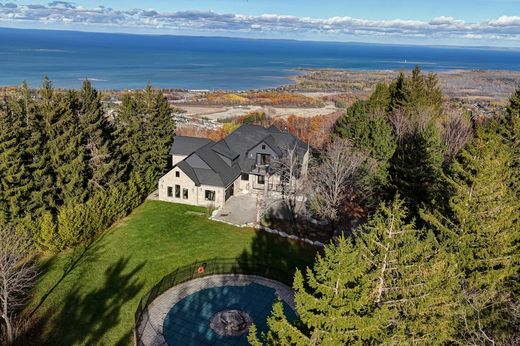 Detached House in The Blue Mountains, Ontario