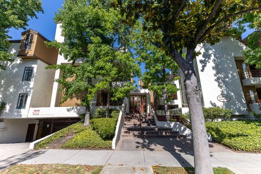 Luxury home in Glendale, Los Angeles County