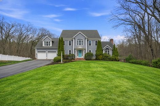 Detached House in Hanover, Plymouth County