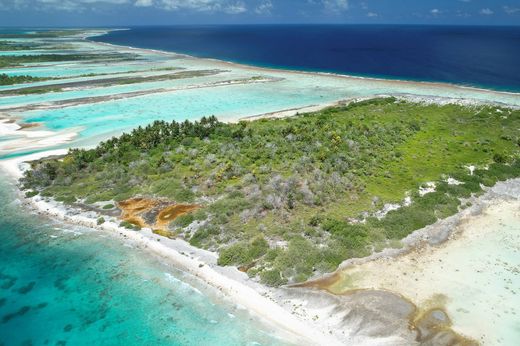 Teren w Rautini, Îles Tuamotu-Gambier