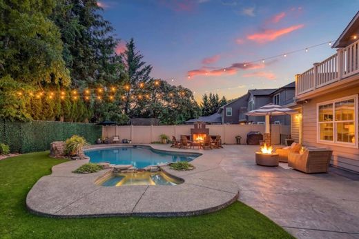 Luxury home in Medford, Jackson County
