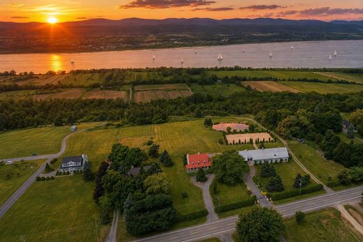 Загородный Дом, Saint-Pierre-de-l'Île-d'Orléans, Capitale-Nationale