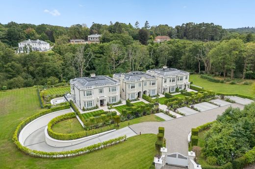Detached House in Surrey Quays, Greater London