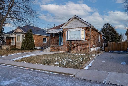 Detached House in Hamilton, Ontario