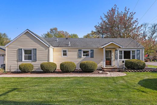 Detached House in Spotswood, Middlesex County