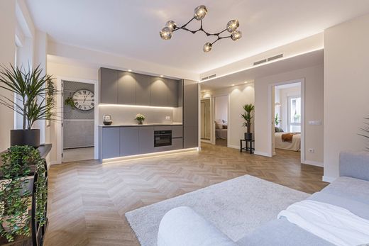 Apartment / Etagenwohnung in Barcelona, Provinz Barcelona