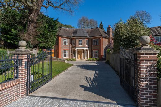 Detached House in London, Greater London