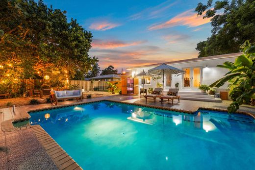 Luxury home in Biscayne Park, Miami-Dade