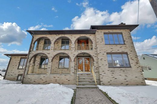 Luxury home in Elmwood Park, Bergen County