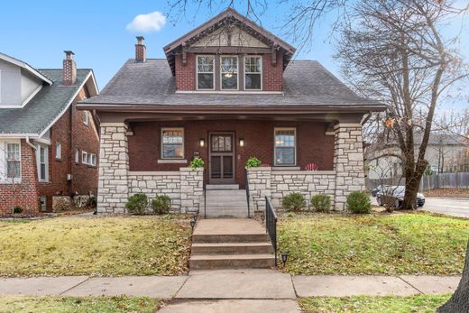 Detached House in University City, Saint Louis County