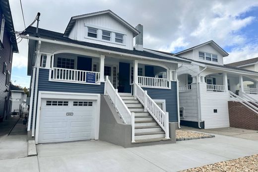 Detached House in Ventnor City, Atlantic County