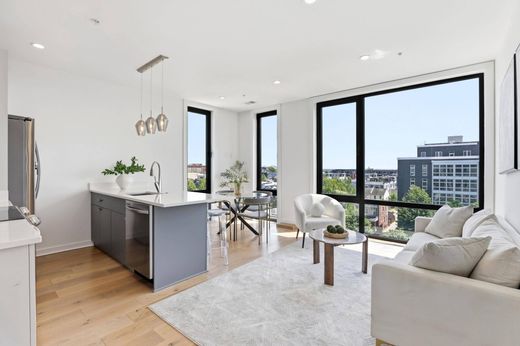 Apartment in Washington, Washington County