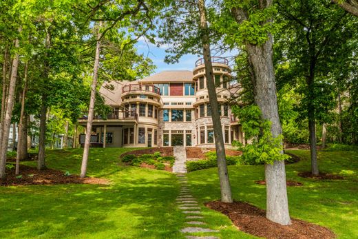 Detached House in Okauchee, Waukesha County