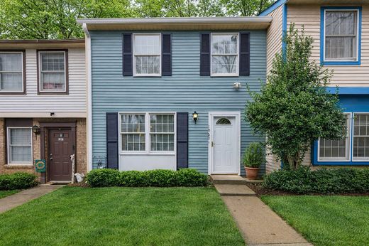 Townhouse in Marietta, Cobb County