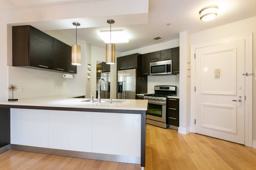 Appartamento a Forest Hills, Queens County