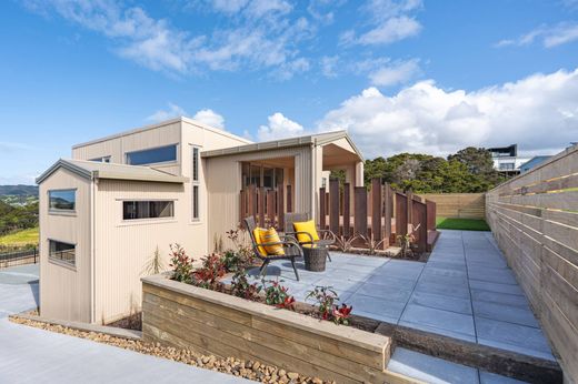 Vrijstaand huis in Longs Beach, Whangarei