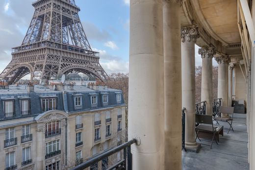 Apartment / Etagenwohnung in Tour Eiffel, Invalides – Ecole Militaire, Saint-Thomas d’Aquin, Paris