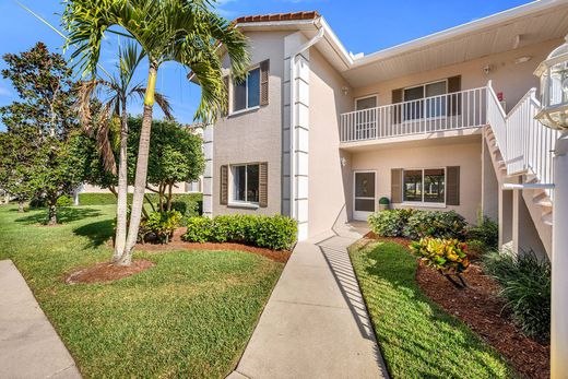 Apartment / Etagenwohnung in Naples, Collier County