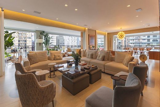 Apartment / Etagenwohnung in São Paulo