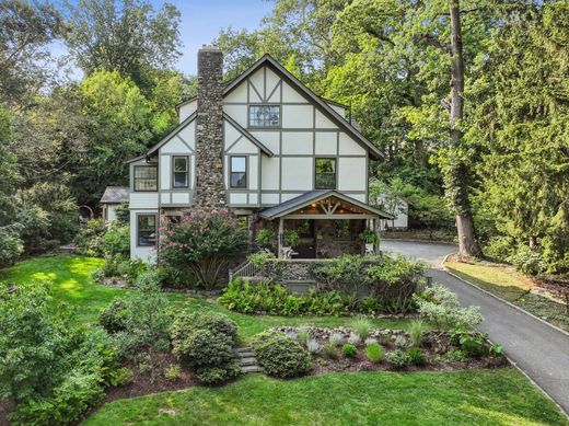 Luxury home in Upper Montclair, Essex County