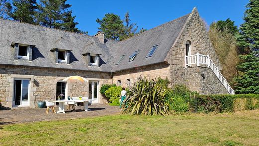 Detached House in Plomodiern, Finistère
