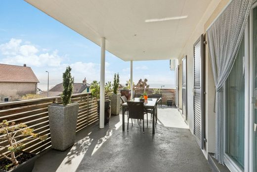 Vrijstaand huis in Villars-Burquin, Jura-Nord vaudois District