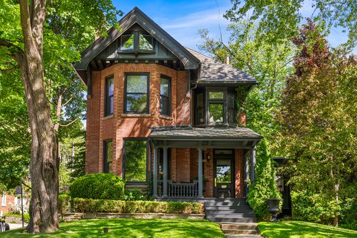 Detached House in Toronto, Ontario