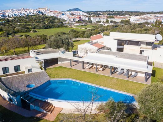 Einfamilienhaus in Menorca, Balearen