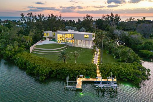 Luxury home in Longboat Key, Manatee County