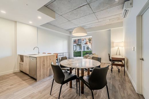 Apartment / Etagenwohnung in Saint-Laurent, City of Montréal