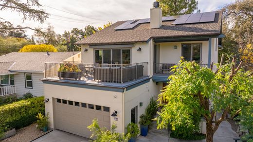 Luxury home in Ojai, Ventura County